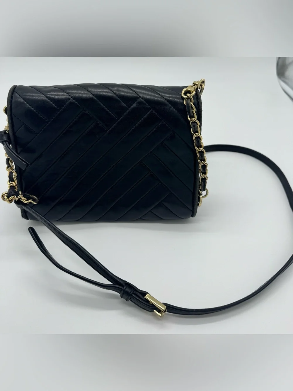 Tory Burch Black Quilted Leather Chevron Crossbody Shoulder Bag Gold Chain